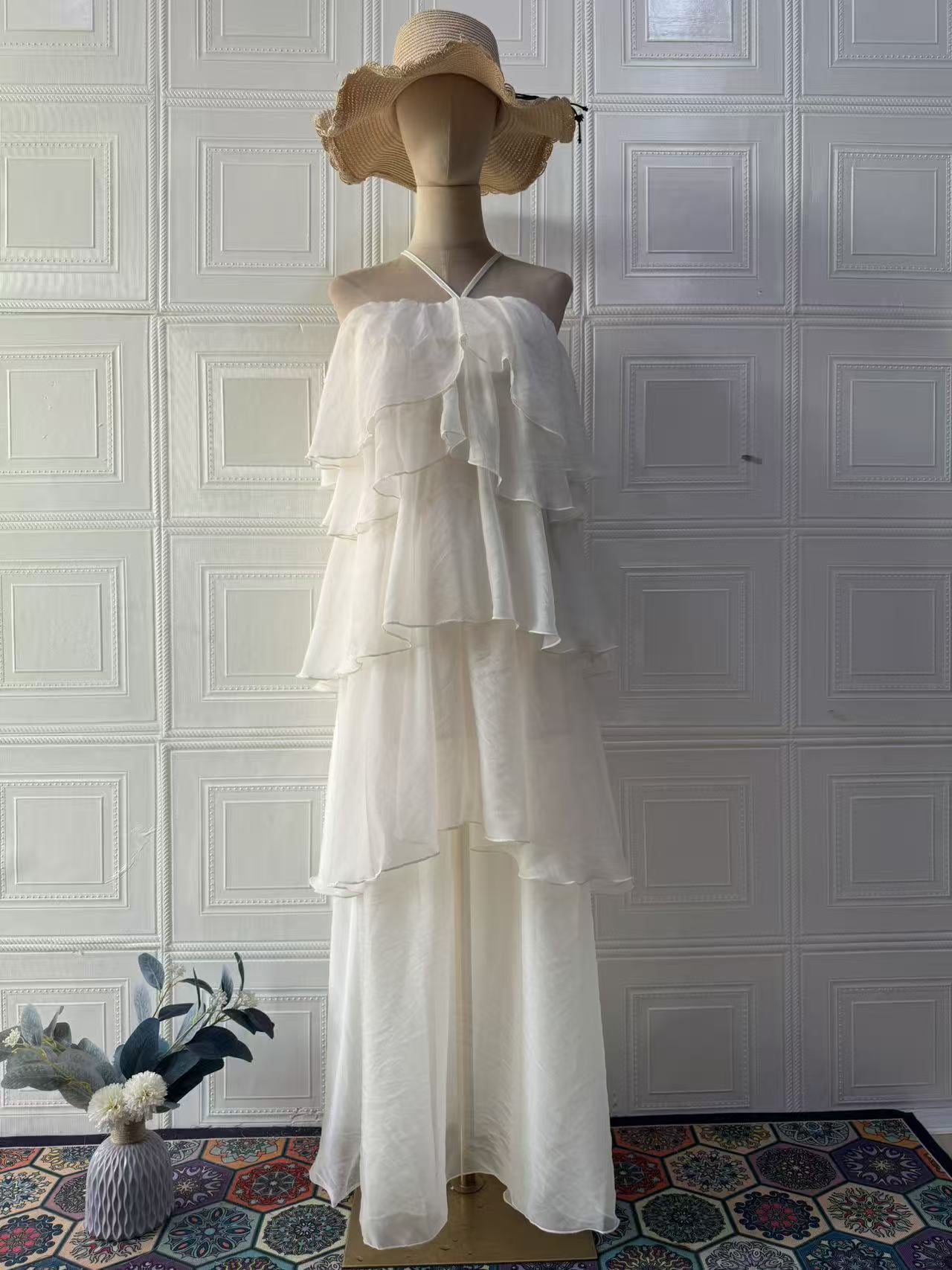Elegant Sleeveless Long Dress for Women, Soft and Glamorous Cocktail Dress